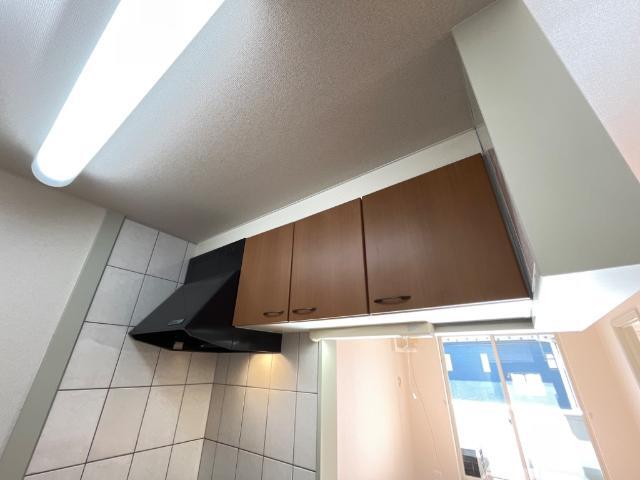 吊り戸棚、レンジフード