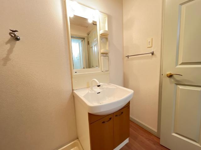 洗髪洗面化粧台