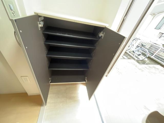 シューズボックス