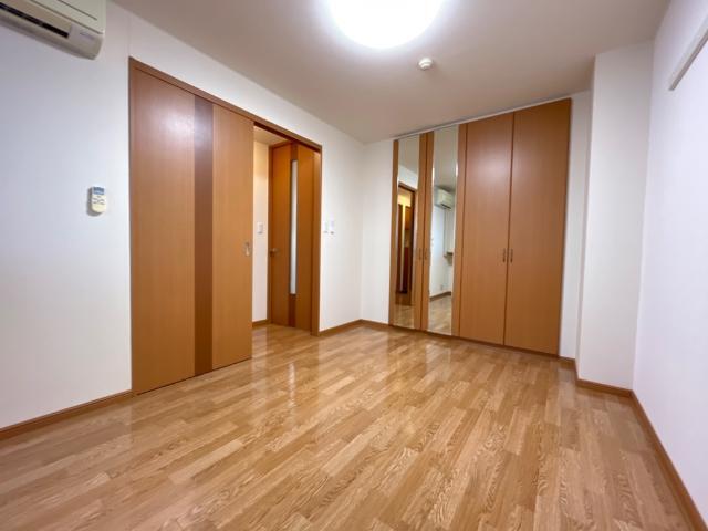 洋室(エアコン残置物)