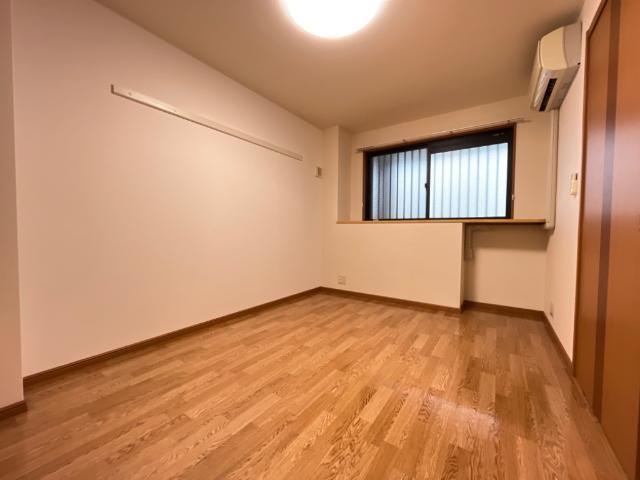 洋室(エアコン残置物)