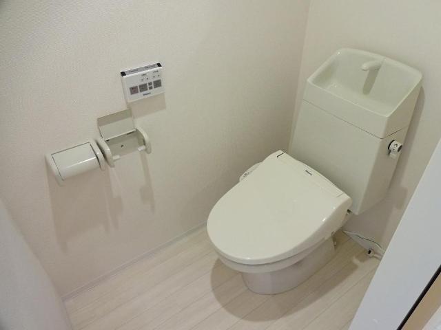 シャワー付トイレ
