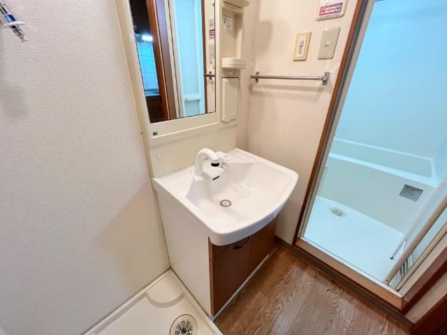 洗髪洗面化粧台