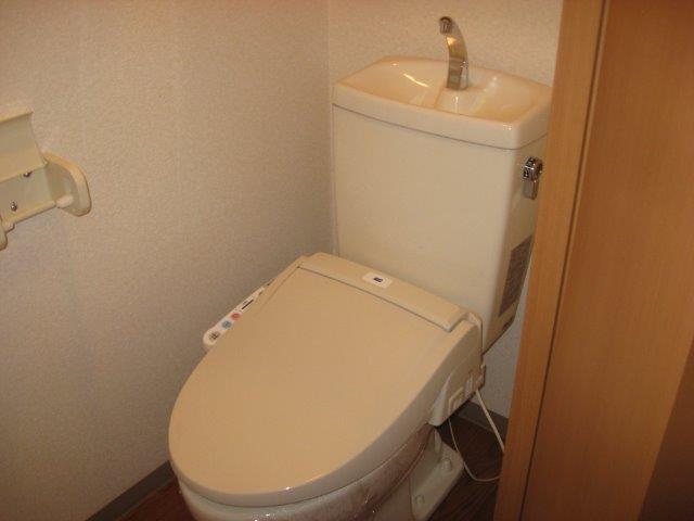 シャワー付トイレ