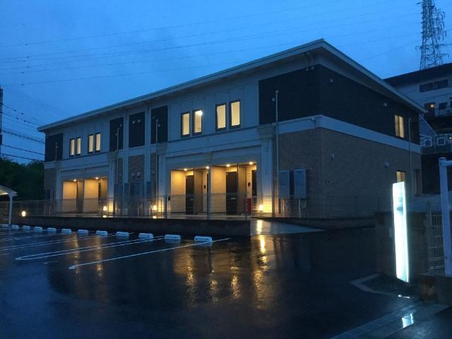 外観写真（夜）