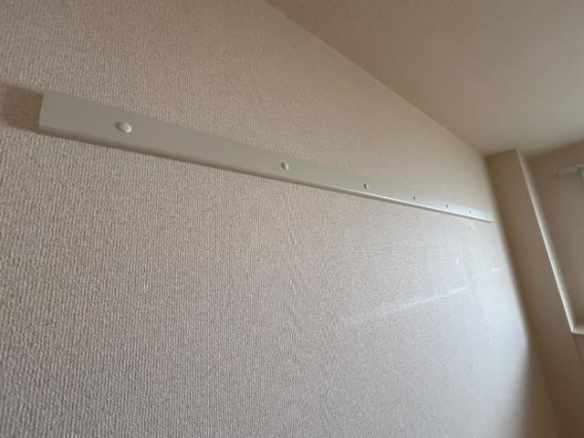 壁掛けハンガーラック