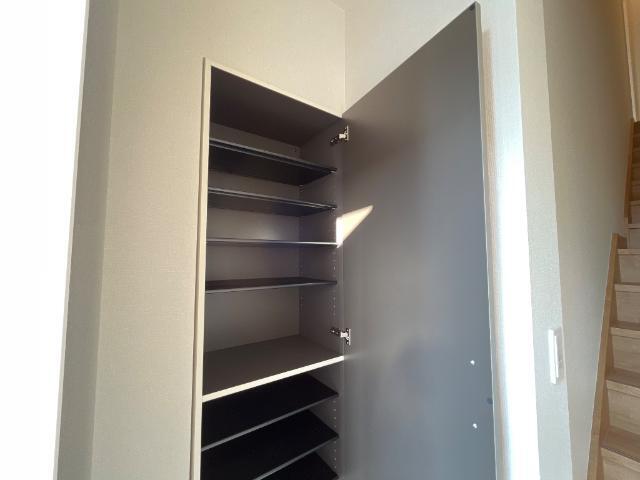 シューズボックス