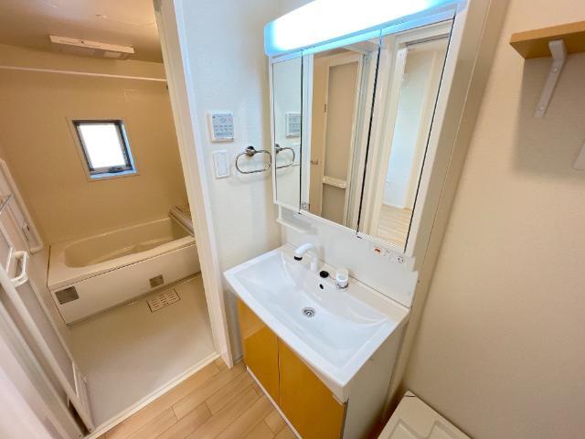 洗髪洗面化粧台