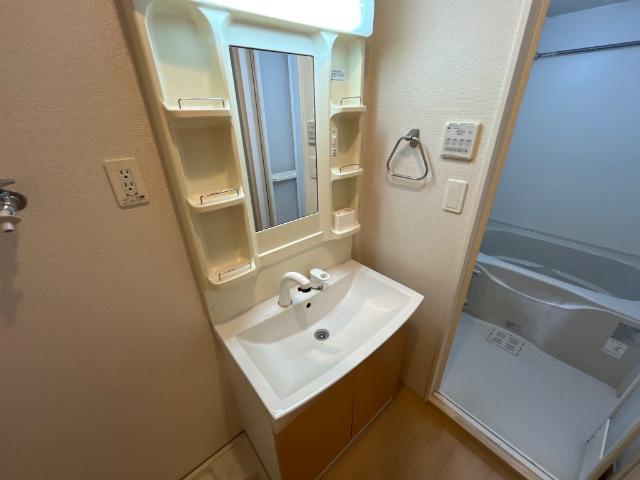 洗髪洗面化粧台