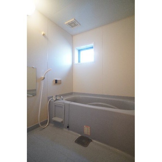 こちらは102号室になります。