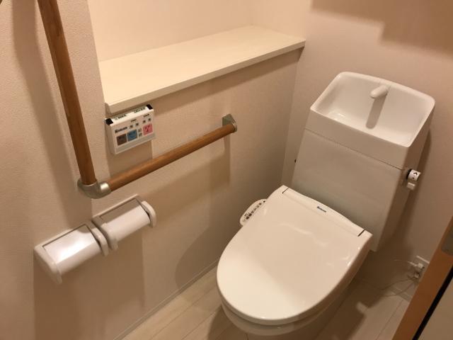 シャワー付トイレ