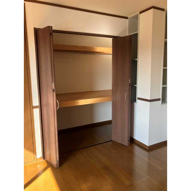 南洋室右側収納