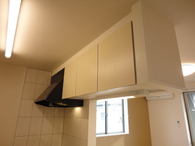 吊り戸棚、レンジフード