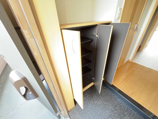 シューズボックス