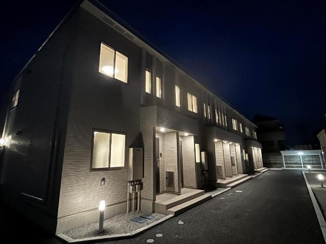 外観写真（夜）