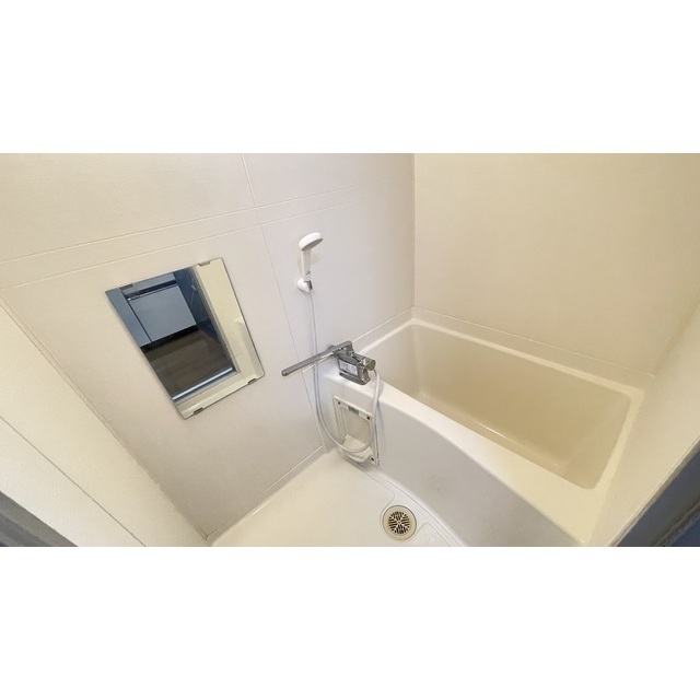 写真は205号室のものです。