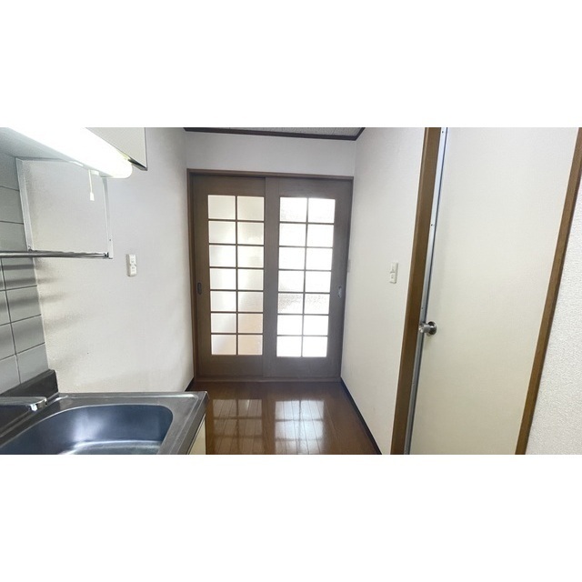 写真は205号室のものです。