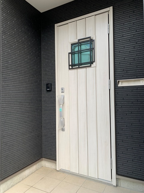玄関ドア