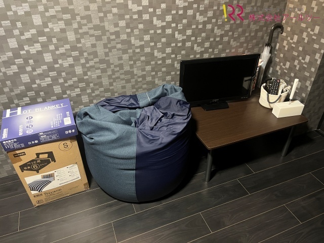 テレビ、クッション、布団セット他