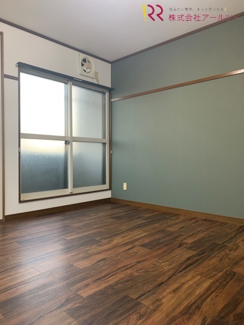 洋室　アクセントクロス