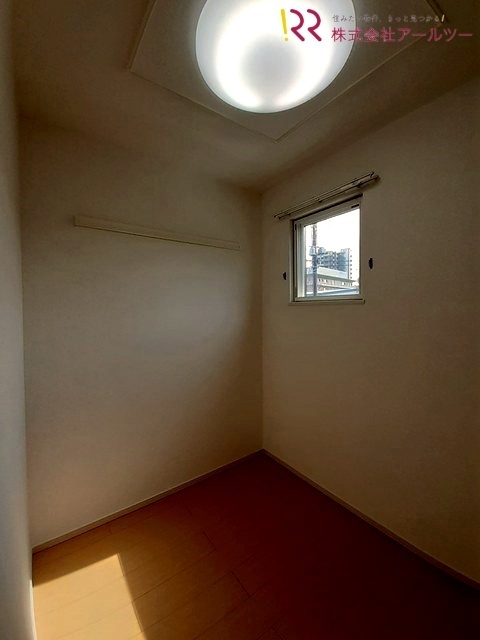 サービスルーム2.5帖