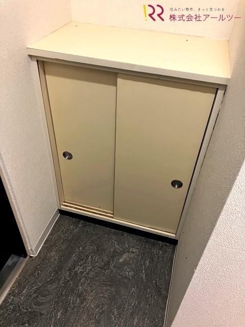 シューズボックス