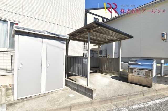 ゴミステーション、駐輪場、外部物置