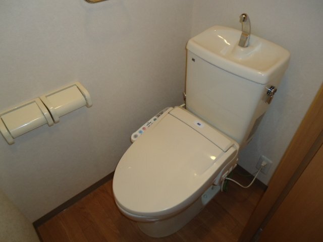 シャワー付トイレ