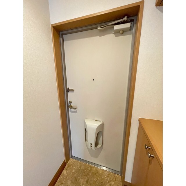 内側から見た玄関です！