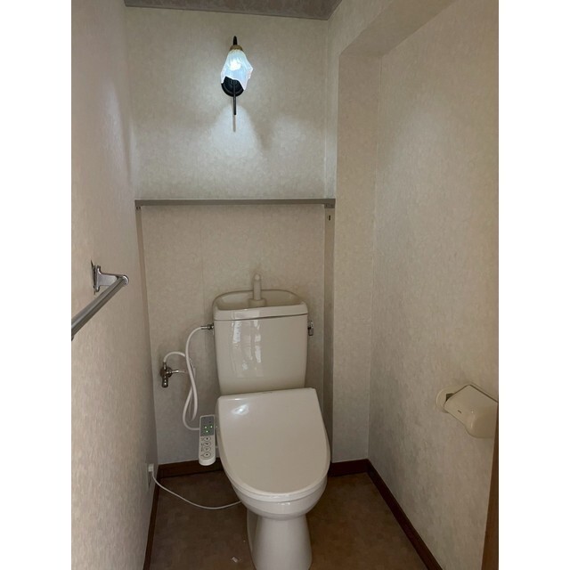 タオル掛けがあるトイレです！