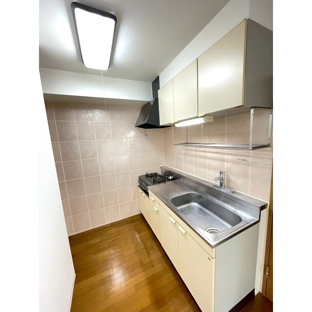 ピンクのタイルがアクセント