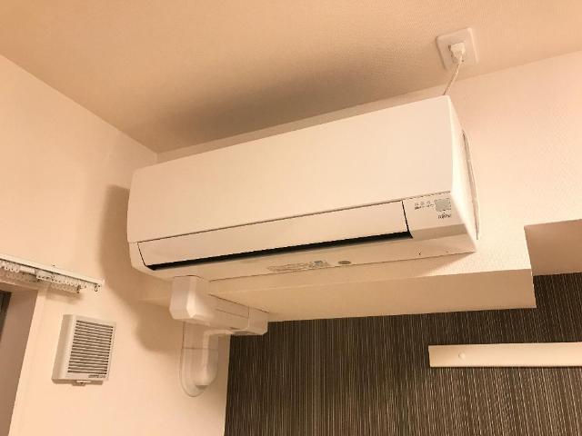 洋室側エアコン