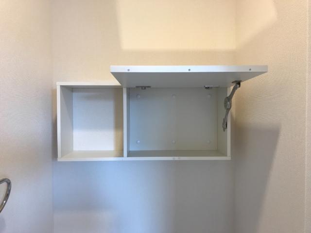 トイレ物入れ
