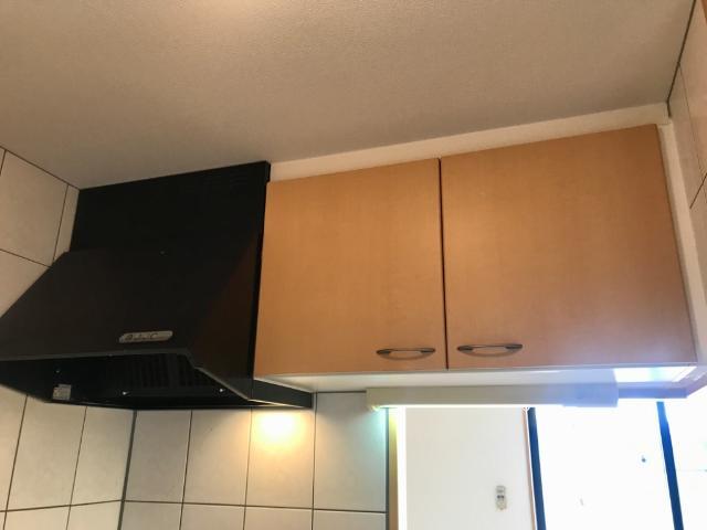 レンジフード、吊戸棚