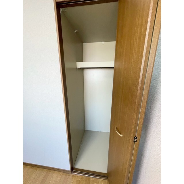北西洋間収納