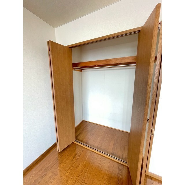 たくさん物が入ります！（南西洋間の収納）