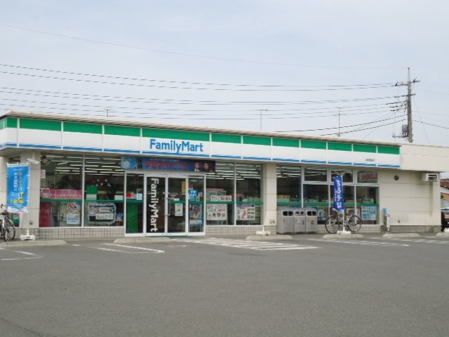 ファミリーマート大泉坂田店