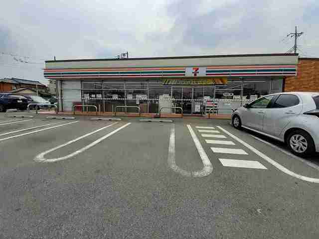 セブンイレブン古戸店