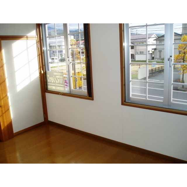 洋室 ※202号室の写真です(反転タイプ)