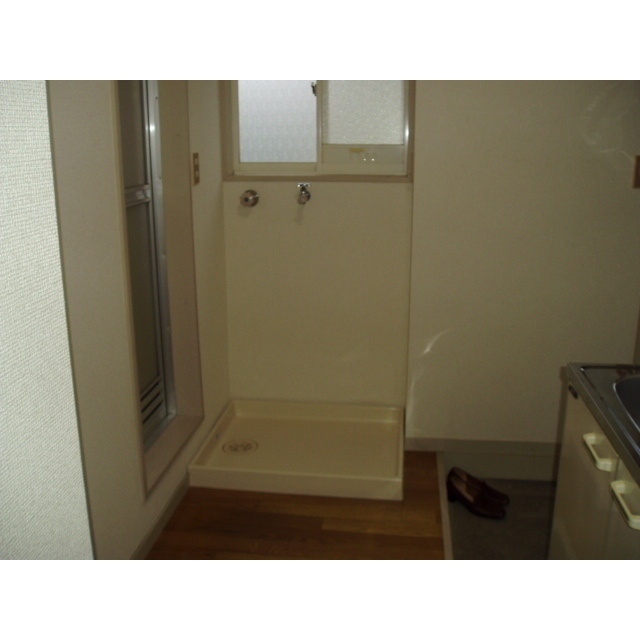 洗濯機置場 ※110号室の写真です