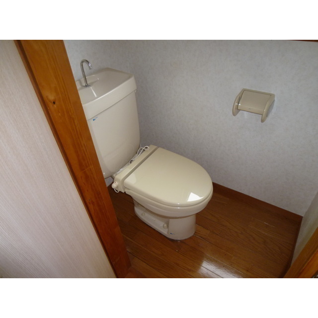 シャワートイレに交換済み