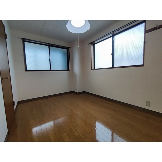 ※201号室の写真です(反転タイプ)