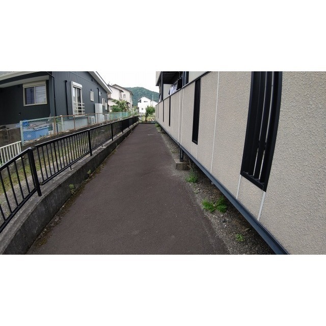 南側　通路