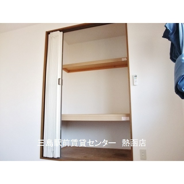 5帖洋室・押入