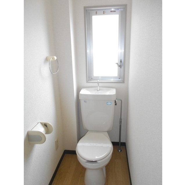 トイレ　窓有り