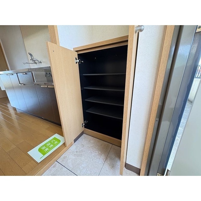 シューズボックス