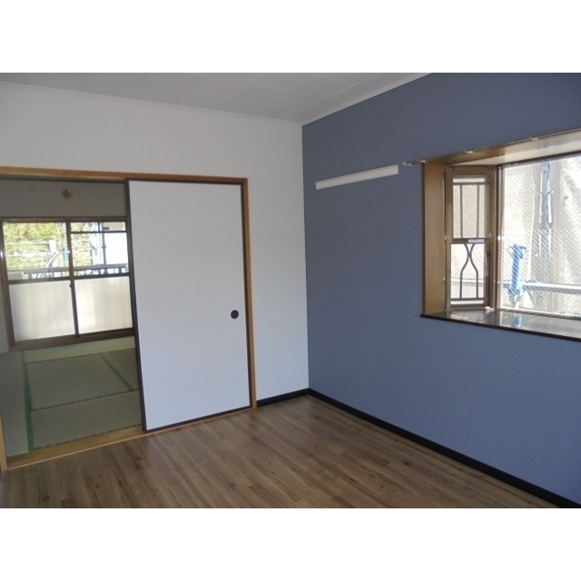 側面窓付きで明るさと通風の良さ