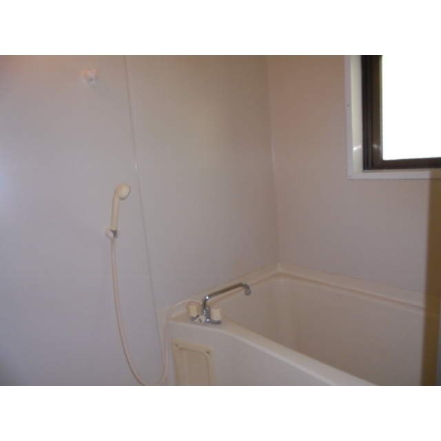 シャワー　と窓付