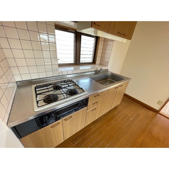 システムキッチン３口