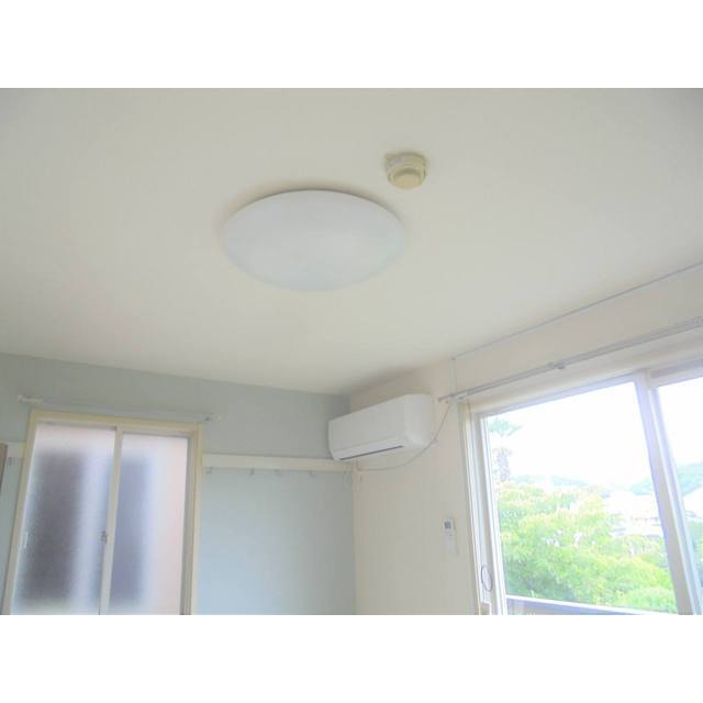 エアコン１台　照明器具全室付